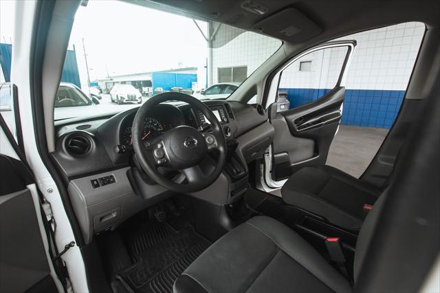 used 2017 Nissan NV200 car