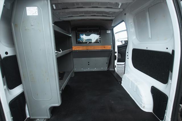 used 2017 Nissan NV200 car