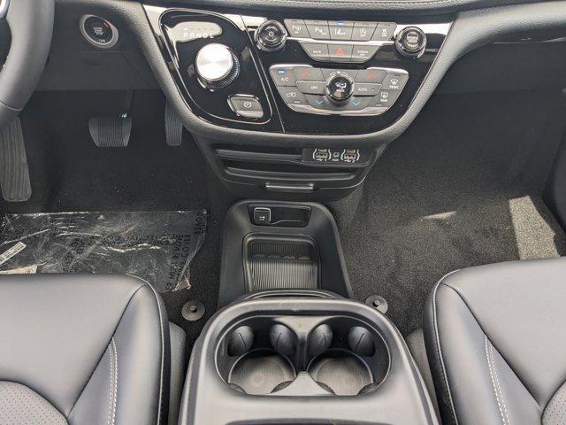 new 2025 Chrysler Pacifica car, priced at $44,727