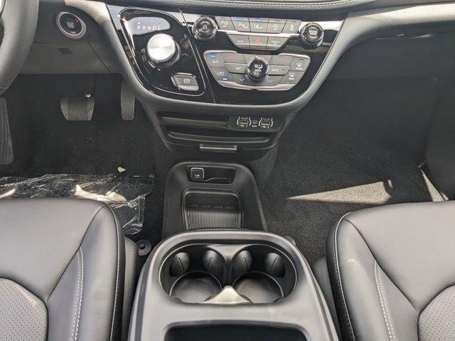 new 2025 Chrysler Pacifica car, priced at $40,284