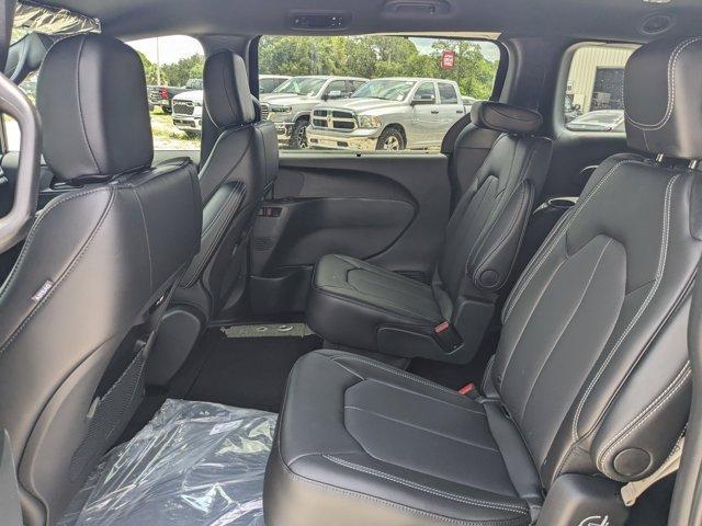 new 2025 Chrysler Pacifica car, priced at $40,284