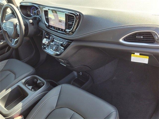 new 2025 Chrysler Pacifica car, priced at $40,484