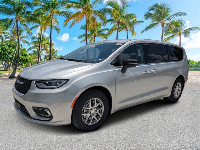 new 2024 Chrysler Pacifica car, priced at $42,602