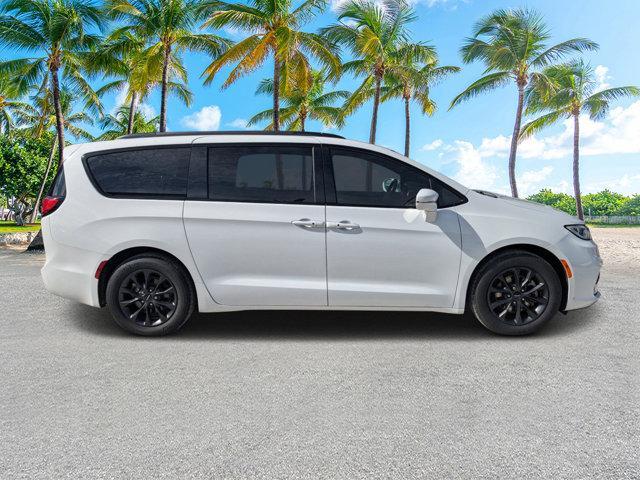 used 2021 Chrysler Pacifica car, priced at $25,784