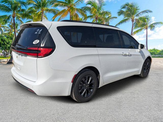 used 2021 Chrysler Pacifica car, priced at $25,784