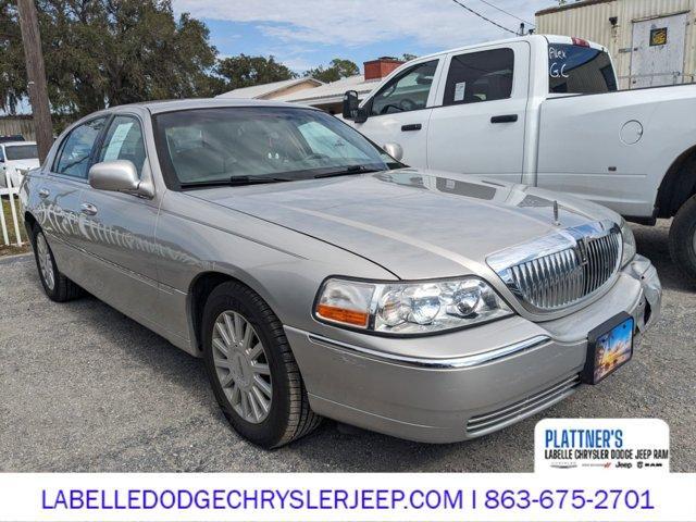 used 2005 Lincoln Town Car car, priced at $4,500