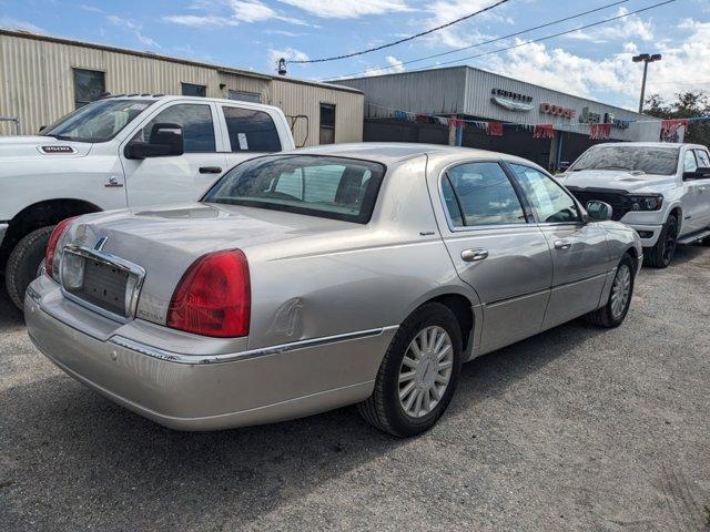 used 2005 Lincoln Town Car car, priced at $4,500