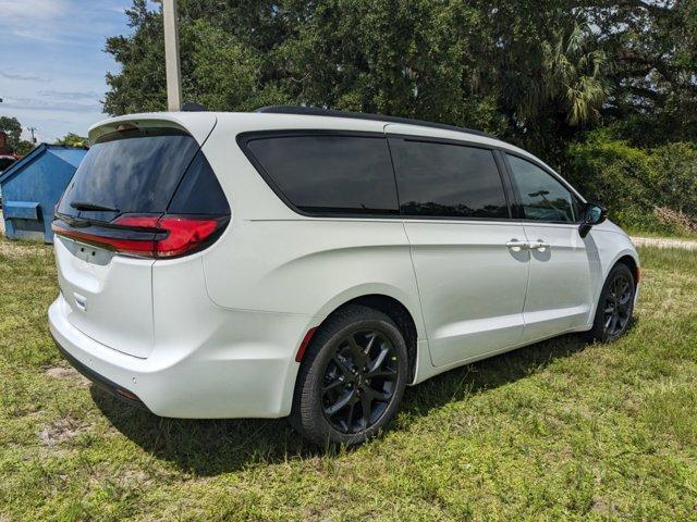 new 2024 Chrysler Pacifica car, priced at $43,345