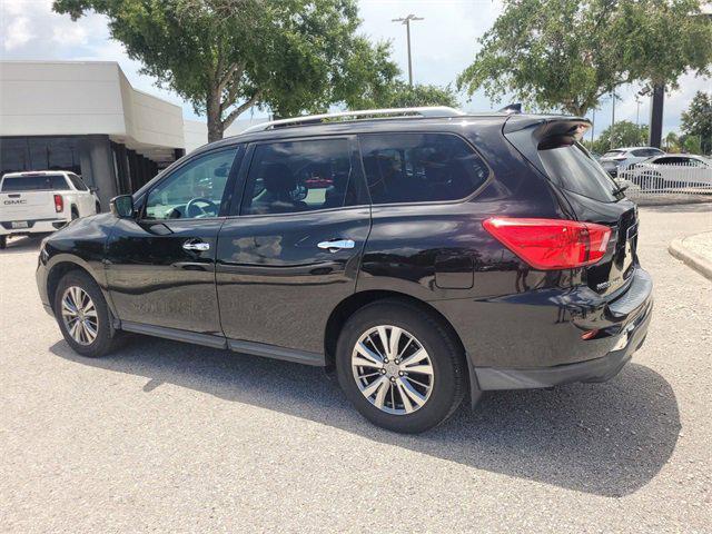 used 2020 Nissan Pathfinder car, priced at $20,000
