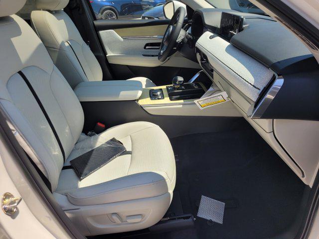 new 2025 Mazda CX-90 car, priced at $59,575