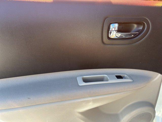 used 2015 Nissan Rogue Select car, priced at $7,000