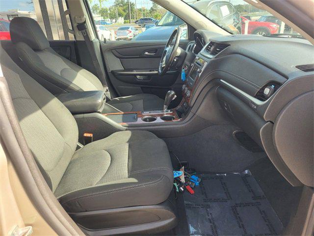 used 2014 Chevrolet Traverse car, priced at $10,000