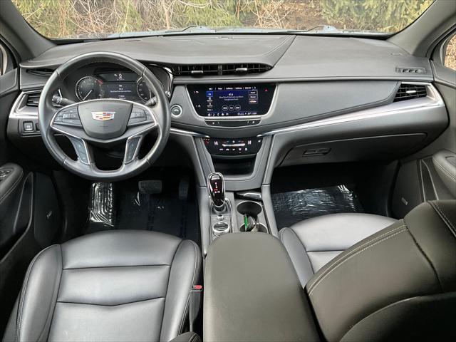 used 2022 Cadillac XT5 car, priced at $22,900