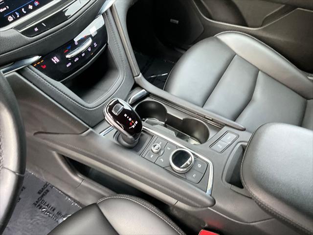used 2022 Cadillac XT5 car, priced at $22,900