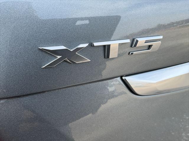 used 2022 Cadillac XT5 car, priced at $22,900