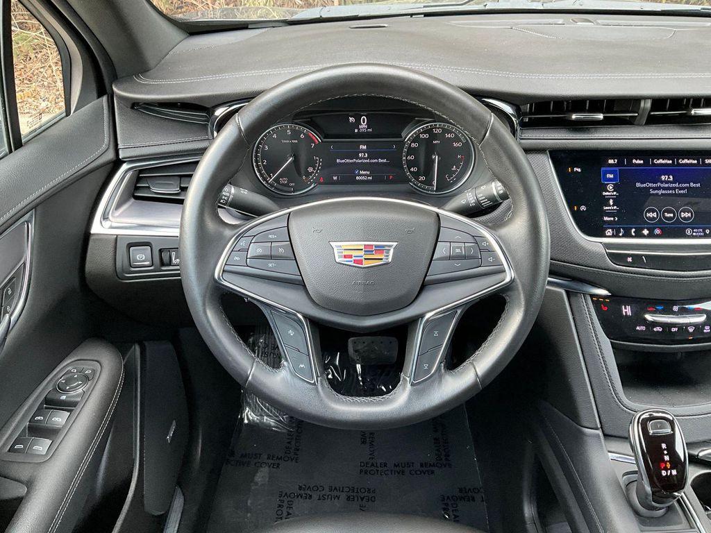 used 2022 Cadillac XT5 car, priced at $21,900