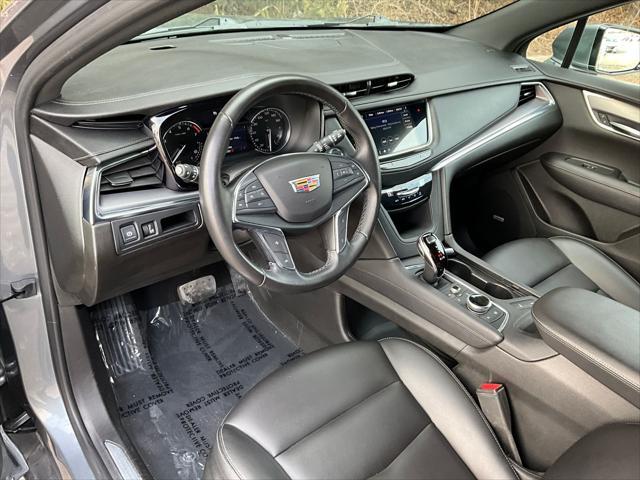 used 2022 Cadillac XT5 car, priced at $22,900