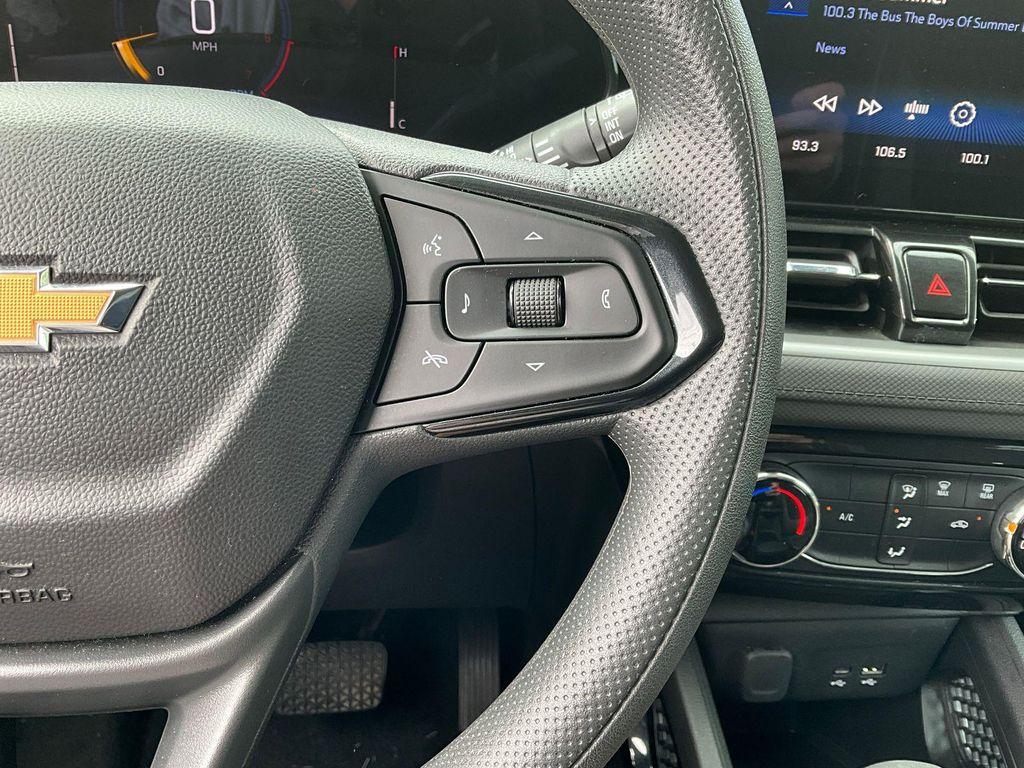 used 2025 Chevrolet TrailBlazer car, priced at $25,200