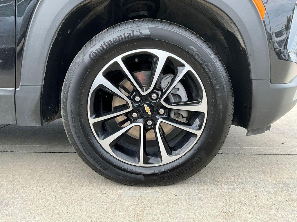 used 2025 Chevrolet TrailBlazer car, priced at $25,200