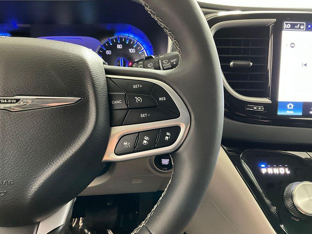 used 2024 Chrysler Pacifica car, priced at $29,600