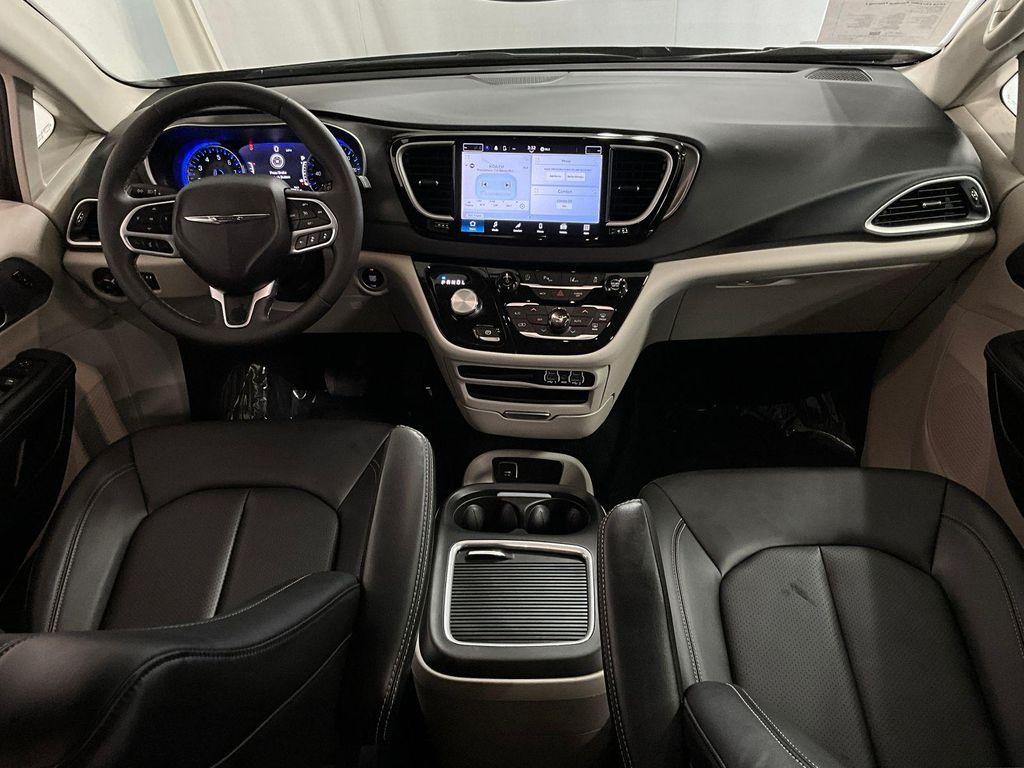 used 2024 Chrysler Pacifica car, priced at $29,600