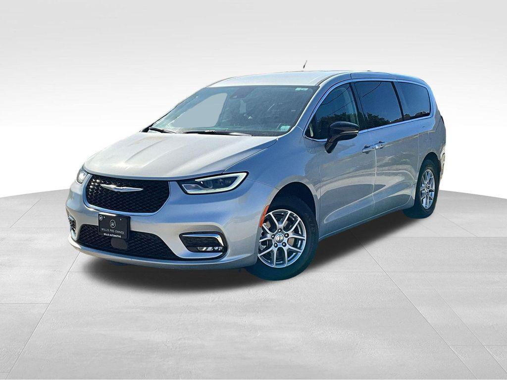 used 2024 Chrysler Pacifica car, priced at $29,400