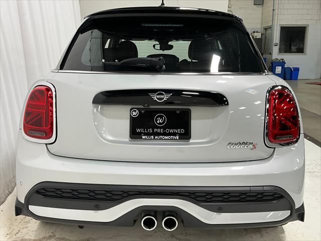 used 2022 MINI Hardtop car, priced at $25,000