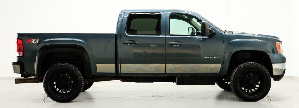 used 2011 GMC Sierra 2500 car, priced at $29,990