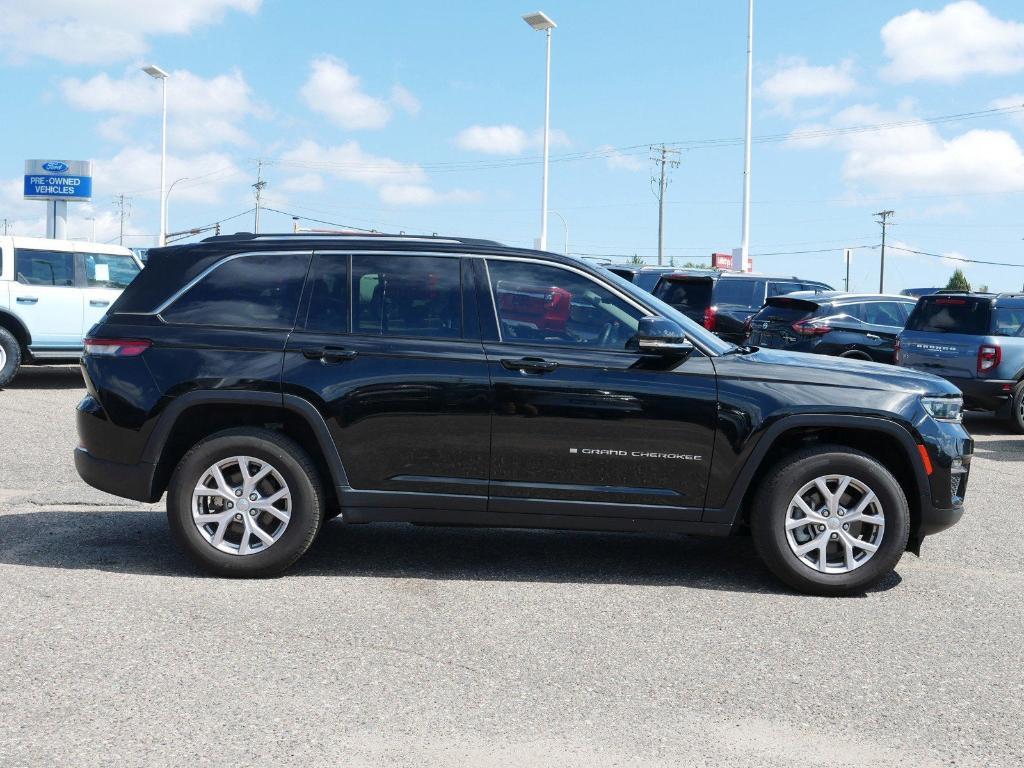 used 2022 Jeep Grand Cherokee car, priced at $31,800