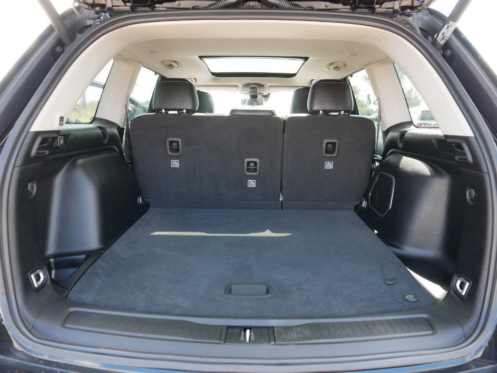 used 2022 Jeep Grand Cherokee car, priced at $31,800