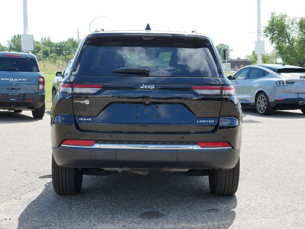 used 2022 Jeep Grand Cherokee car, priced at $31,800