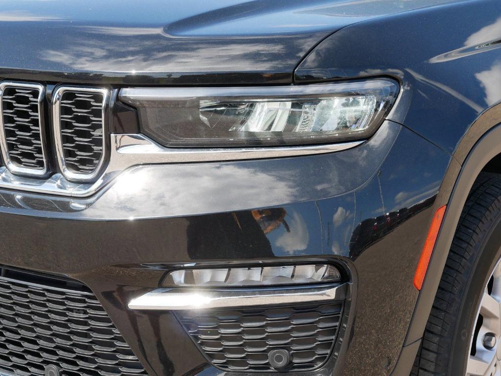 used 2022 Jeep Grand Cherokee car, priced at $31,800