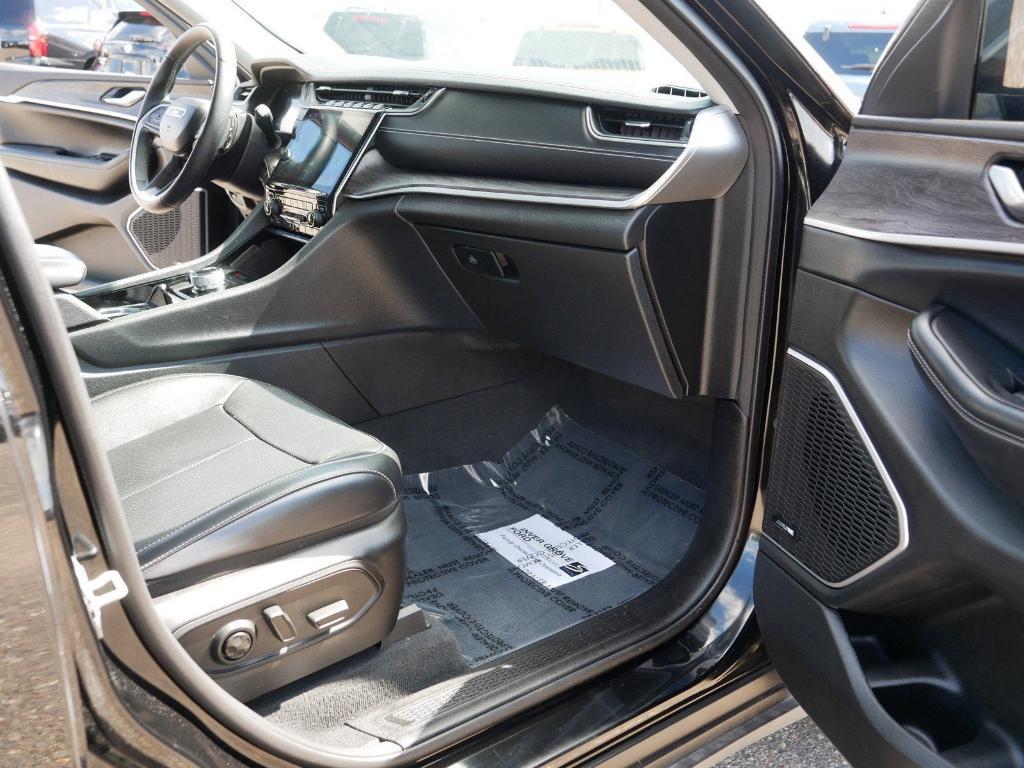 used 2022 Jeep Grand Cherokee car, priced at $31,800