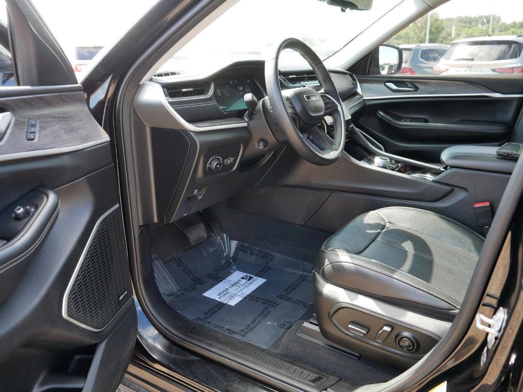 used 2022 Jeep Grand Cherokee car, priced at $31,800