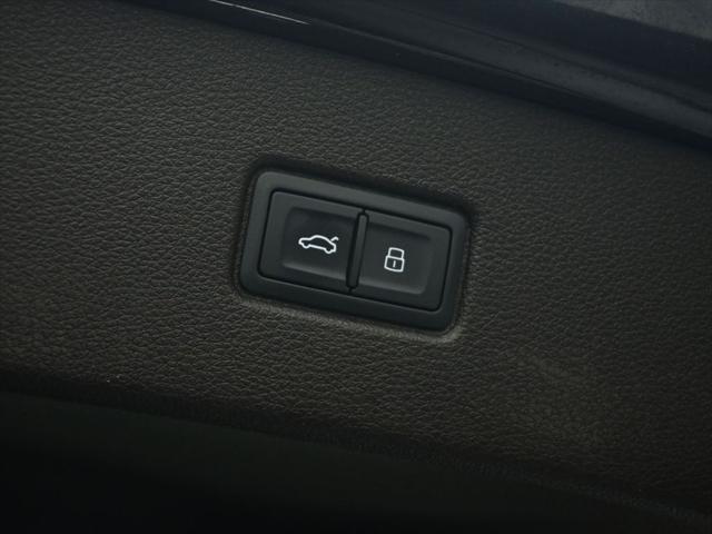 used 2019 Audi Q7 car, priced at $24,856
