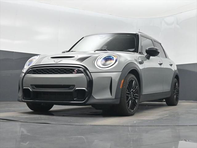 used 2023 MINI Hardtop car, priced at $25,694