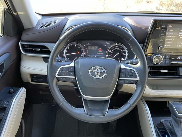 used 2022 Toyota Highlander car, priced at $31,923