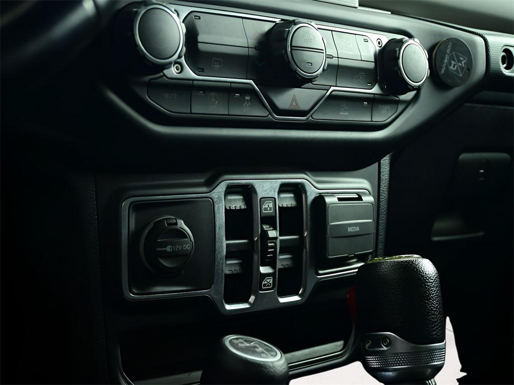 used 2021 Jeep Gladiator car, priced at $26,998