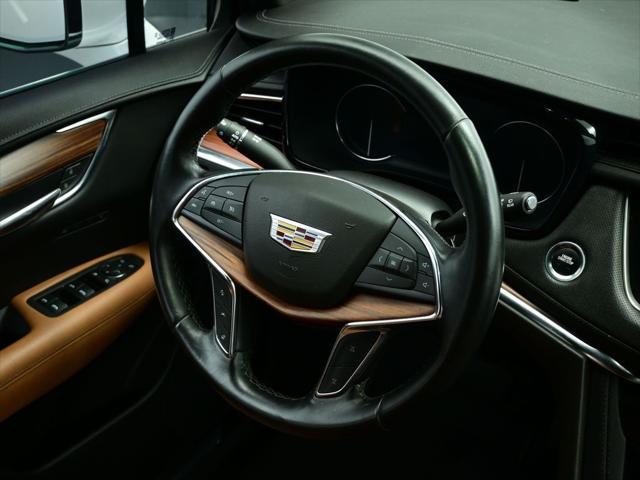 used 2022 Cadillac XT5 car, priced at $30,289