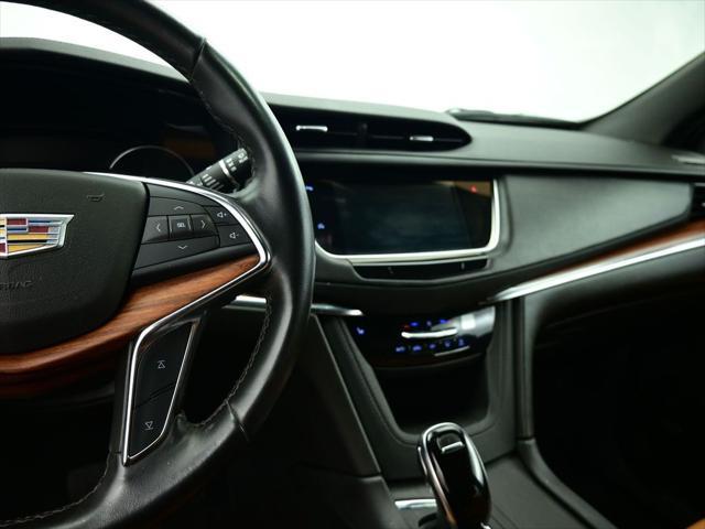 used 2022 Cadillac XT5 car, priced at $30,289