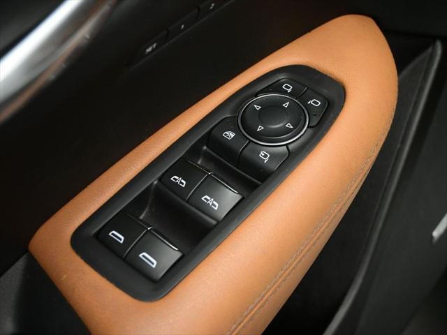 used 2022 Cadillac XT5 car, priced at $30,289
