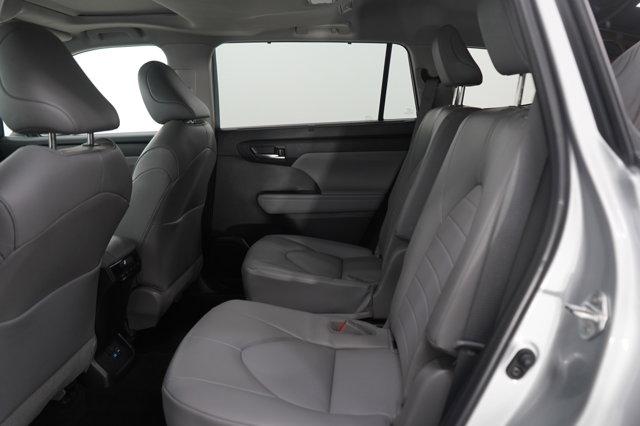 used 2022 Toyota Highlander car, priced at $38,799