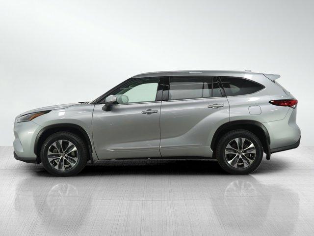 used 2022 Toyota Highlander car, priced at $38,799