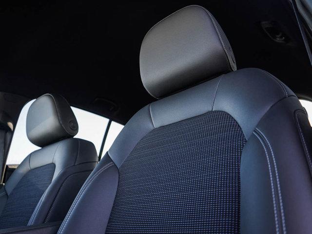 new 2025 Buick Envista car, priced at $25,998