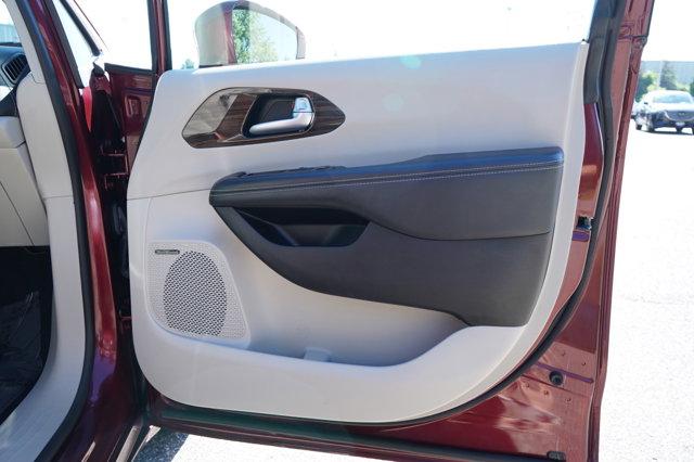 used 2021 Chrysler Pacifica car