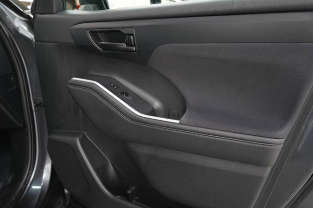 used 2020 Toyota Highlander car, priced at $26,998