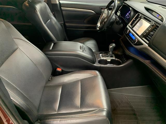 used 2019 Toyota Highlander car, priced at $31,900