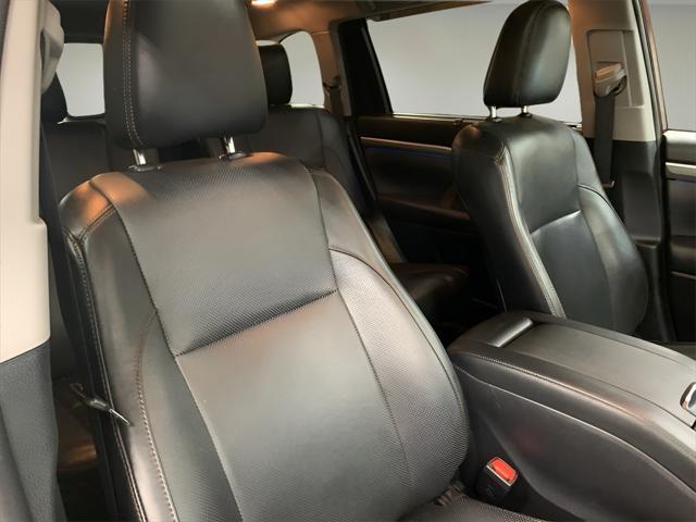 used 2019 Toyota Highlander car, priced at $31,900