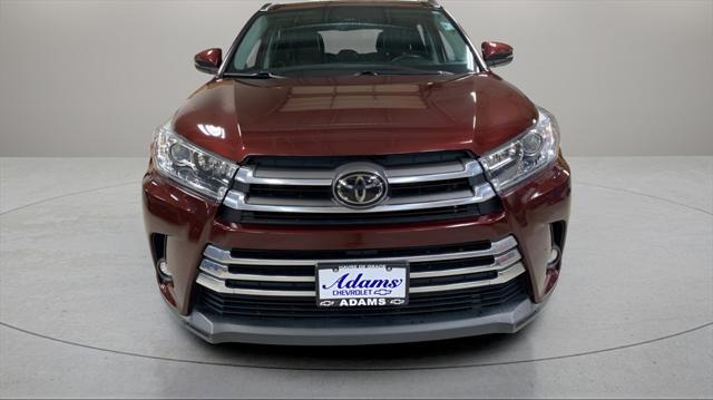 used 2019 Toyota Highlander car, priced at $31,900