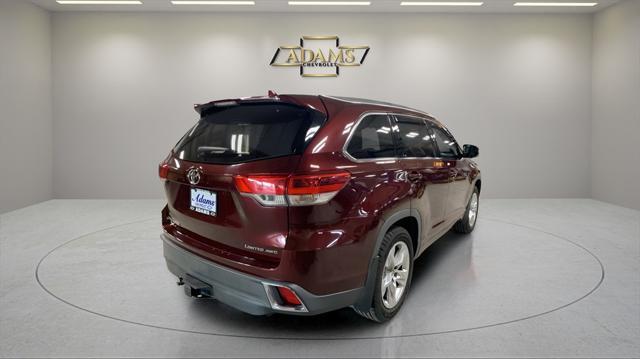 used 2019 Toyota Highlander car, priced at $31,900